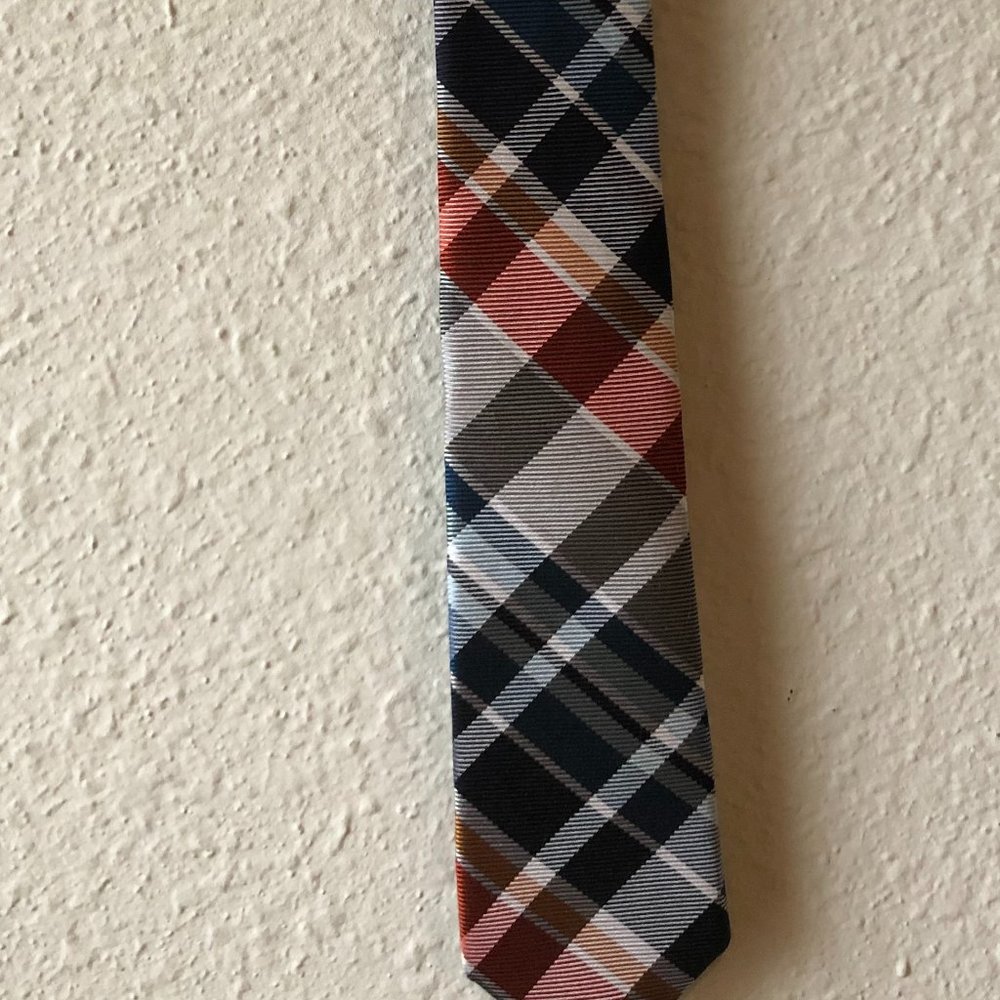 Nordstrom boys plaid tie - easy zip closure